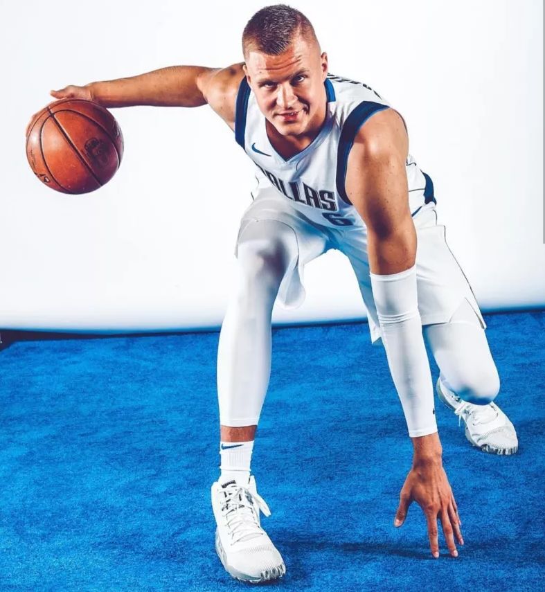 赛地聚焦：国王杯今晚热度飙升，达拉斯独行侠内部沟通，态度坚定，轮换策略成焦点(达拉斯独行侠vs华盛顿奇才)-一竞技登录入口